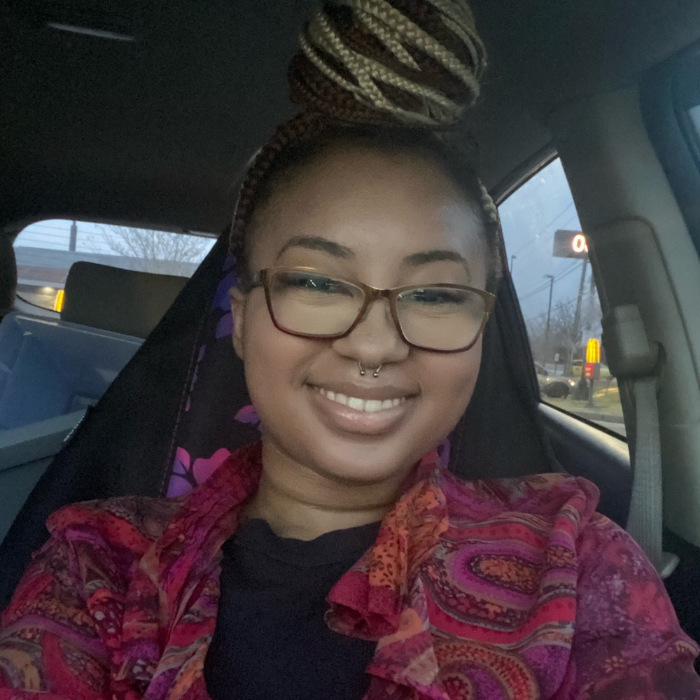 Meet your Posher, Casandra